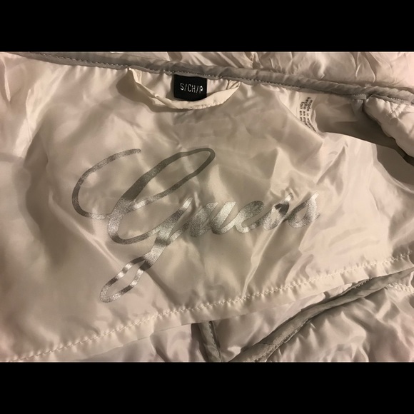 Soft & light hooded white quilted packable jacket - Picture 3 of 9